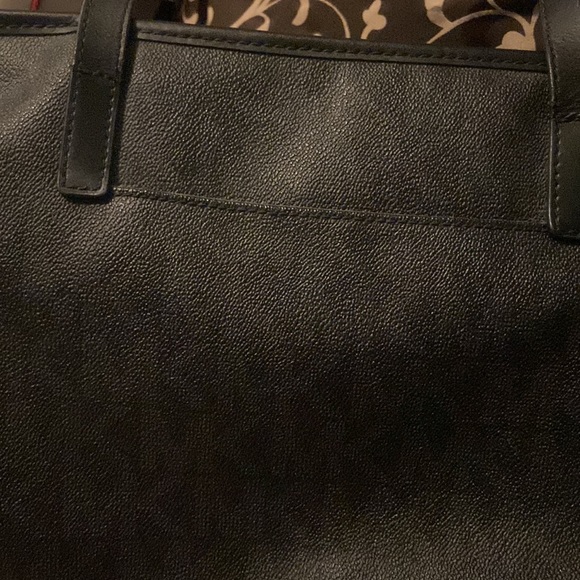 Michael Kors authentic tote. - Picture 10 of 10
